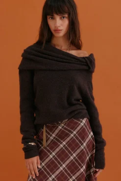 Idalia. Jersey con escote asimétrico