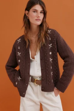 Ilena. Cárdigan bordado