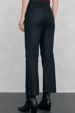 Jeans efecto cuero flare cropped basic