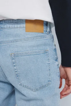 Jeans lavado claro slim fit