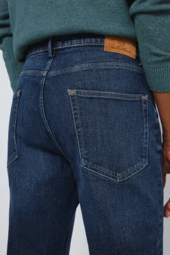 Jeans lavado medio oscuro slim fit