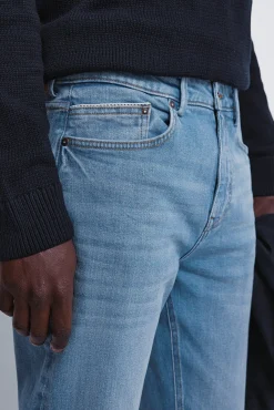 Jeans lavado medio slim fit