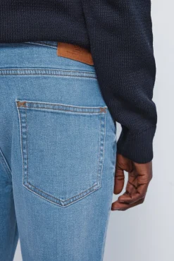 Jeans lavado medio slim fit