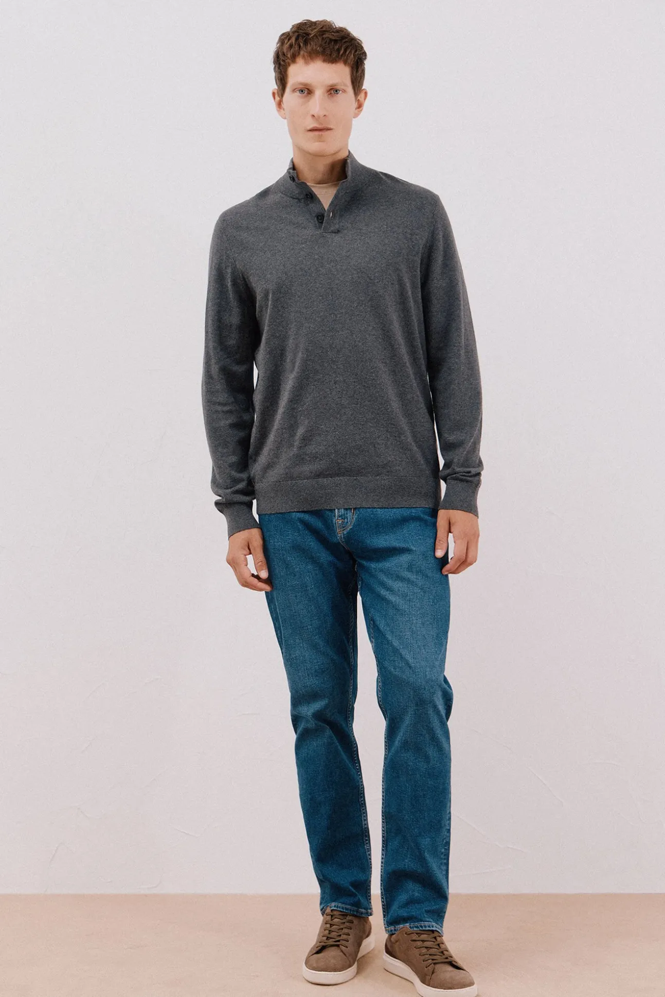 Jersey algodón cashmere cuello alto botones