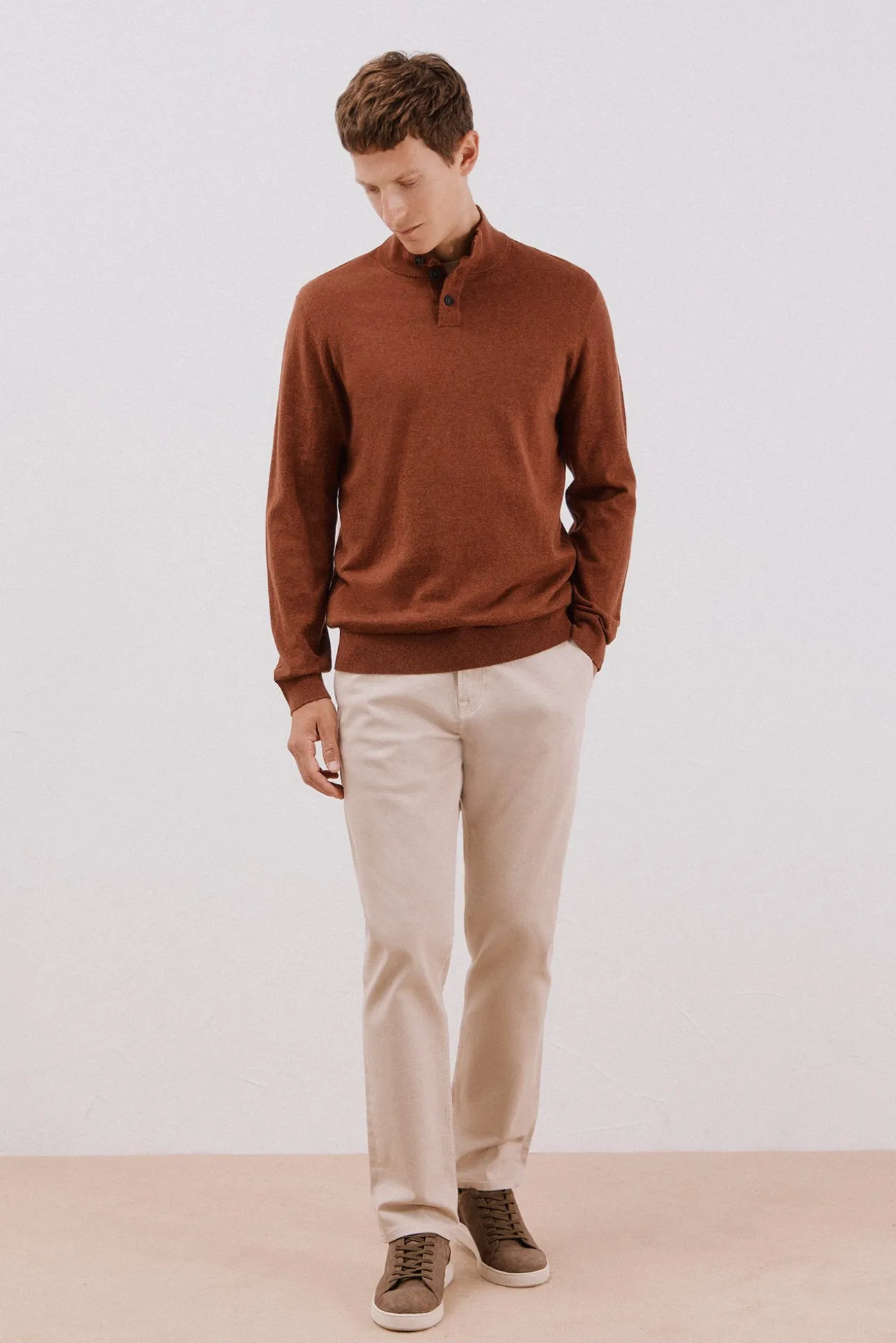 Jersey algodón cashmere cuello alto botones