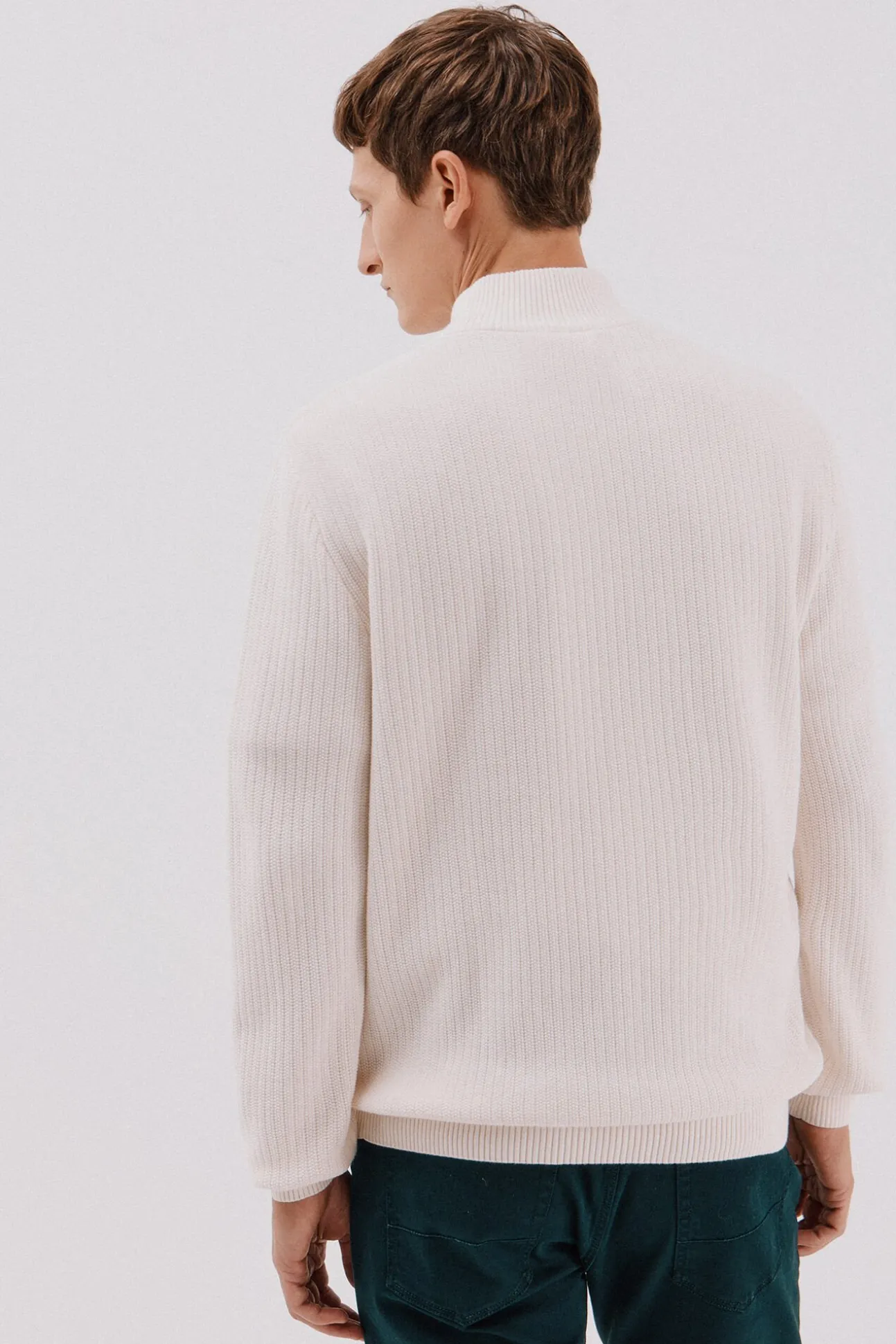 Jersey algodón estructura cuello alto con botones