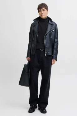 Jersey básico cuello vuelto