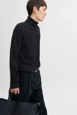 Jersey básico cuello vuelto