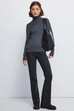 Jersey cuello alto botones puños