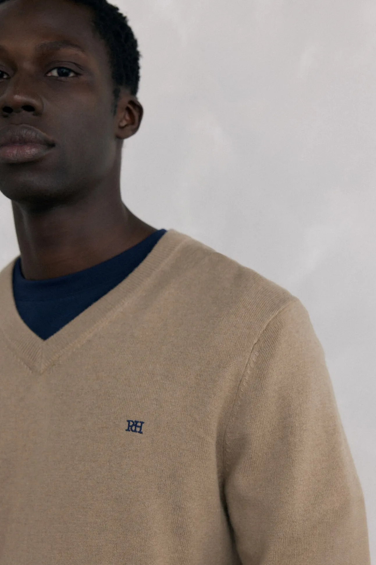 Jersey cuello pico lana merino y cashmere