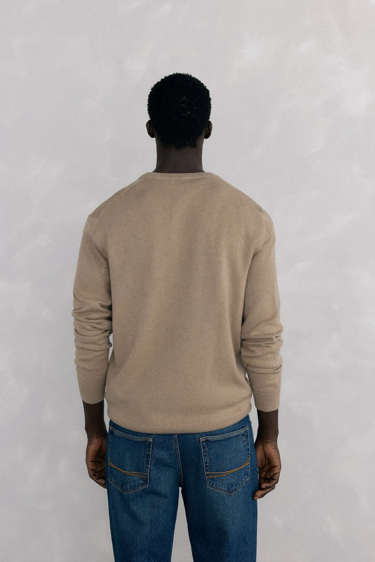 Jersey cuello pico lana merino y cashmere