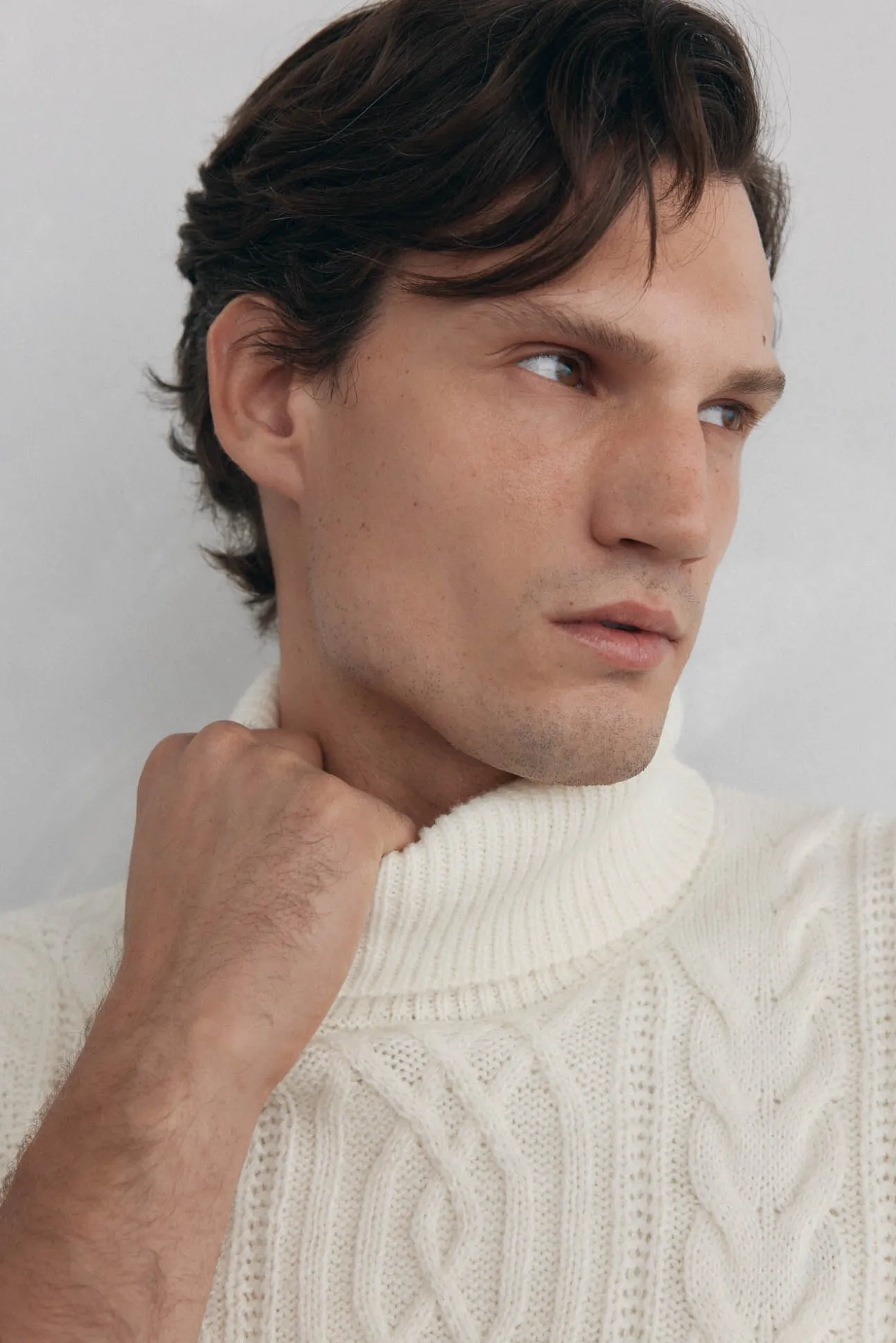 Jersey lana cables cuello alto