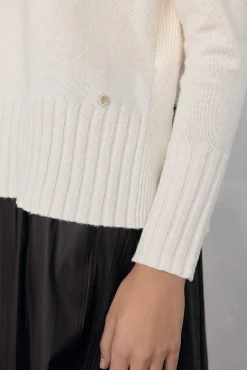 Jersey lana cuello cisne costura central