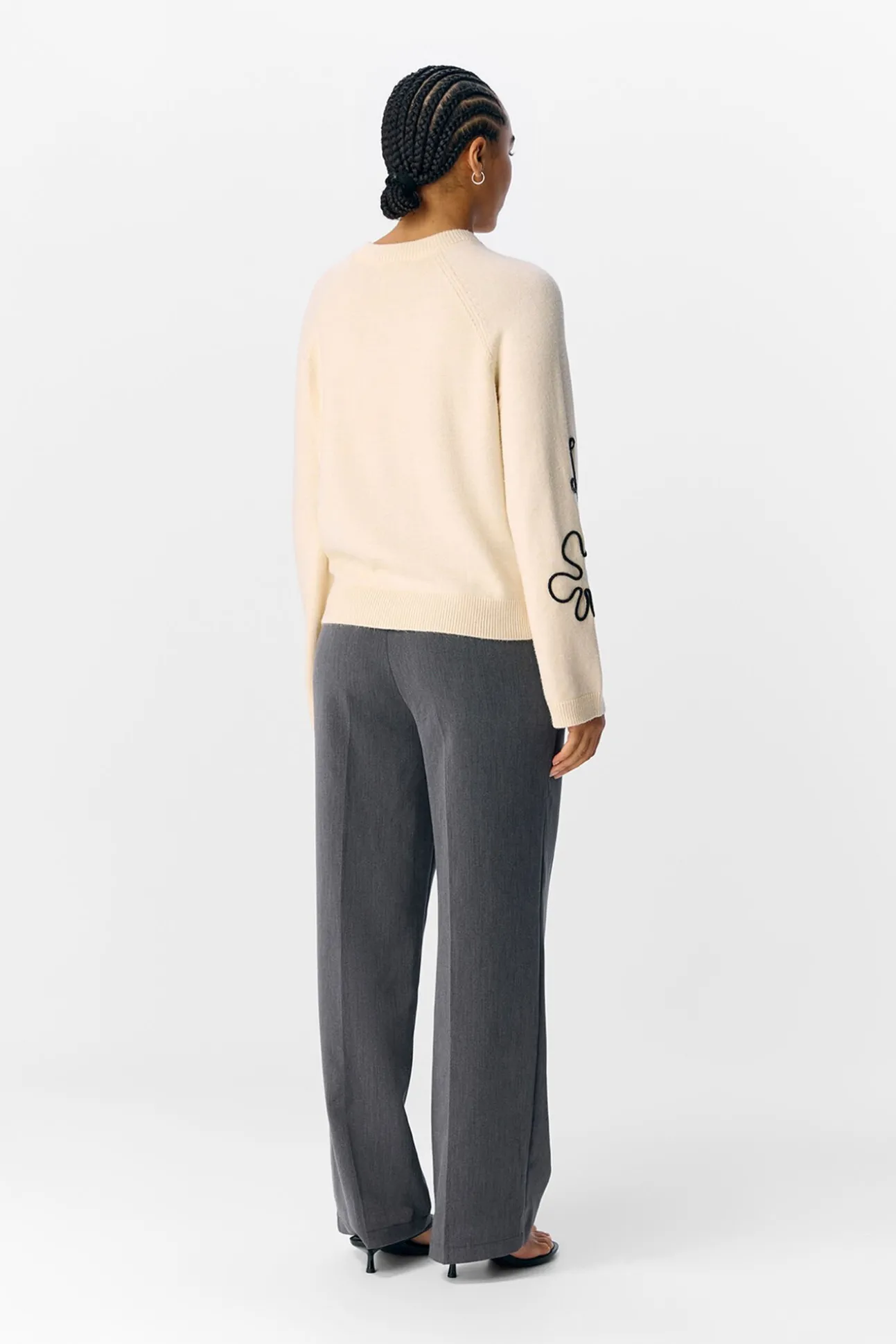 Jersey punto bordado flor