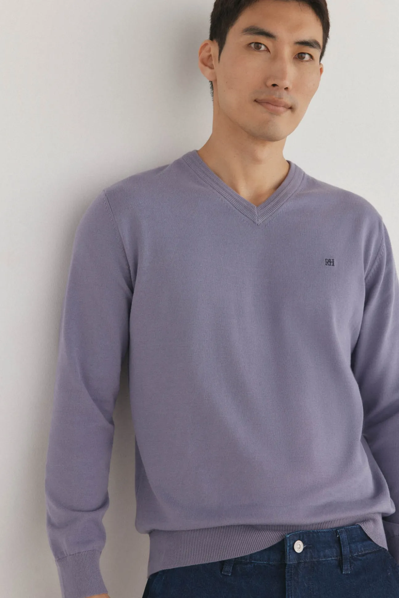 Jersey punto fino algodón premium cuello pico