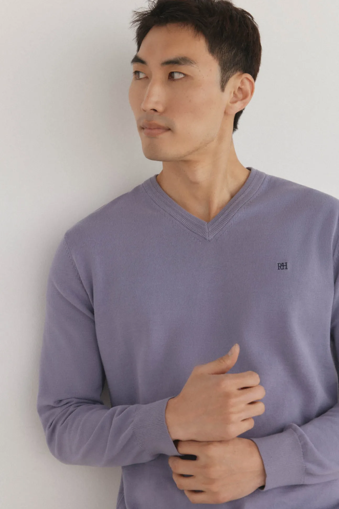 Jersey punto fino algodón premium cuello pico