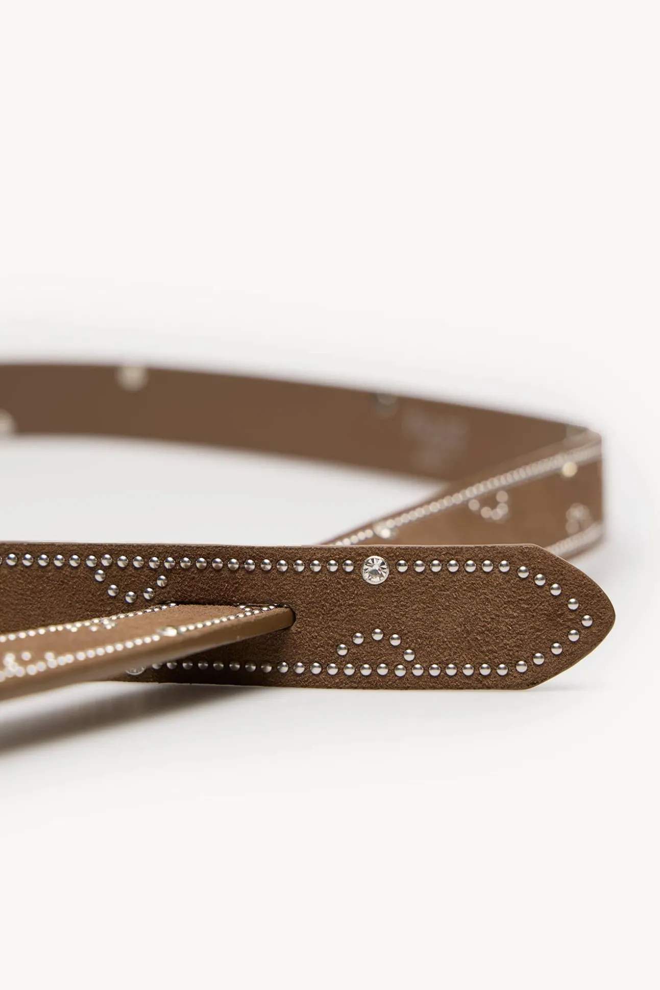 Lisa. Cinturón serraje cristales