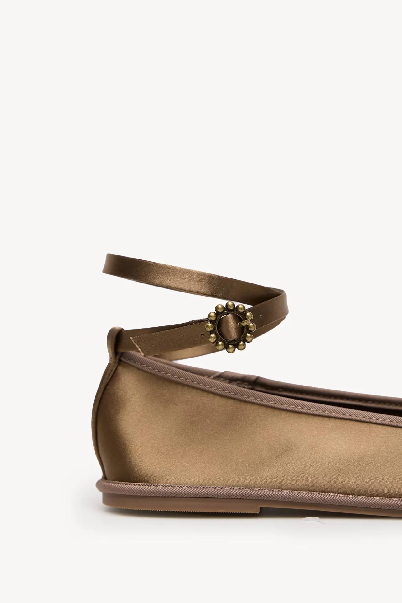 Maira. Venecianas de satén