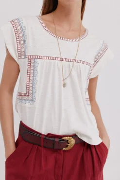 Malena. Camiseta bordada