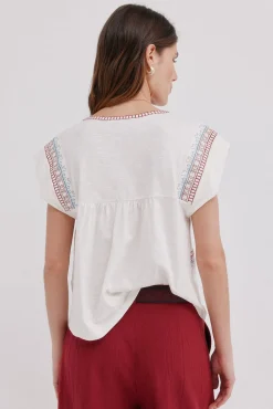 Malena. Camiseta bordada