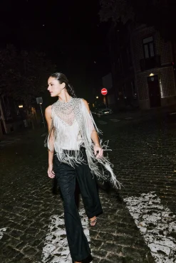 Malia. Chal bordado con abalorios