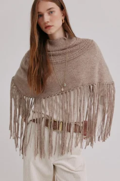 Marta. Capa flecos de tricot