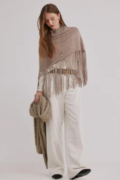 Marta. Capa flecos de tricot