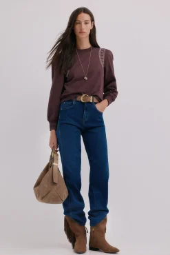 Marta. Sudadera bordada