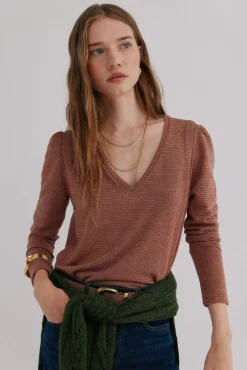 Micaela. Camiseta con solapa