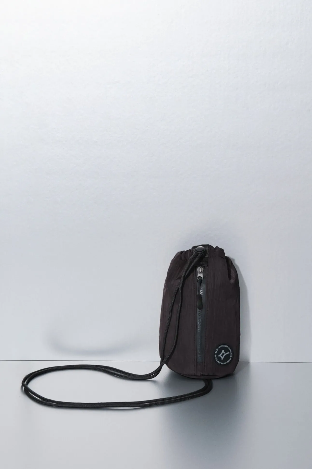 Mini bolso bandolera nylon negro satinado