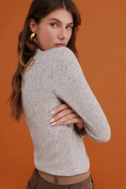 Miren. Camiseta con cuello subido