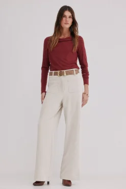 Mirta. Camiseta con escote drapeado