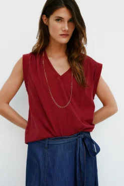 Mónica. Camiseta con pliegues