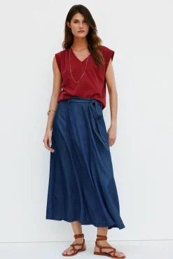 Mónica. Camiseta con pliegues