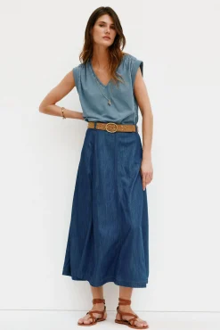 Mónica. Camiseta con pliegues