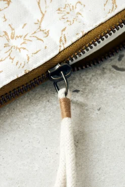 Neceser M Lutea, Blanco roto y mostaza