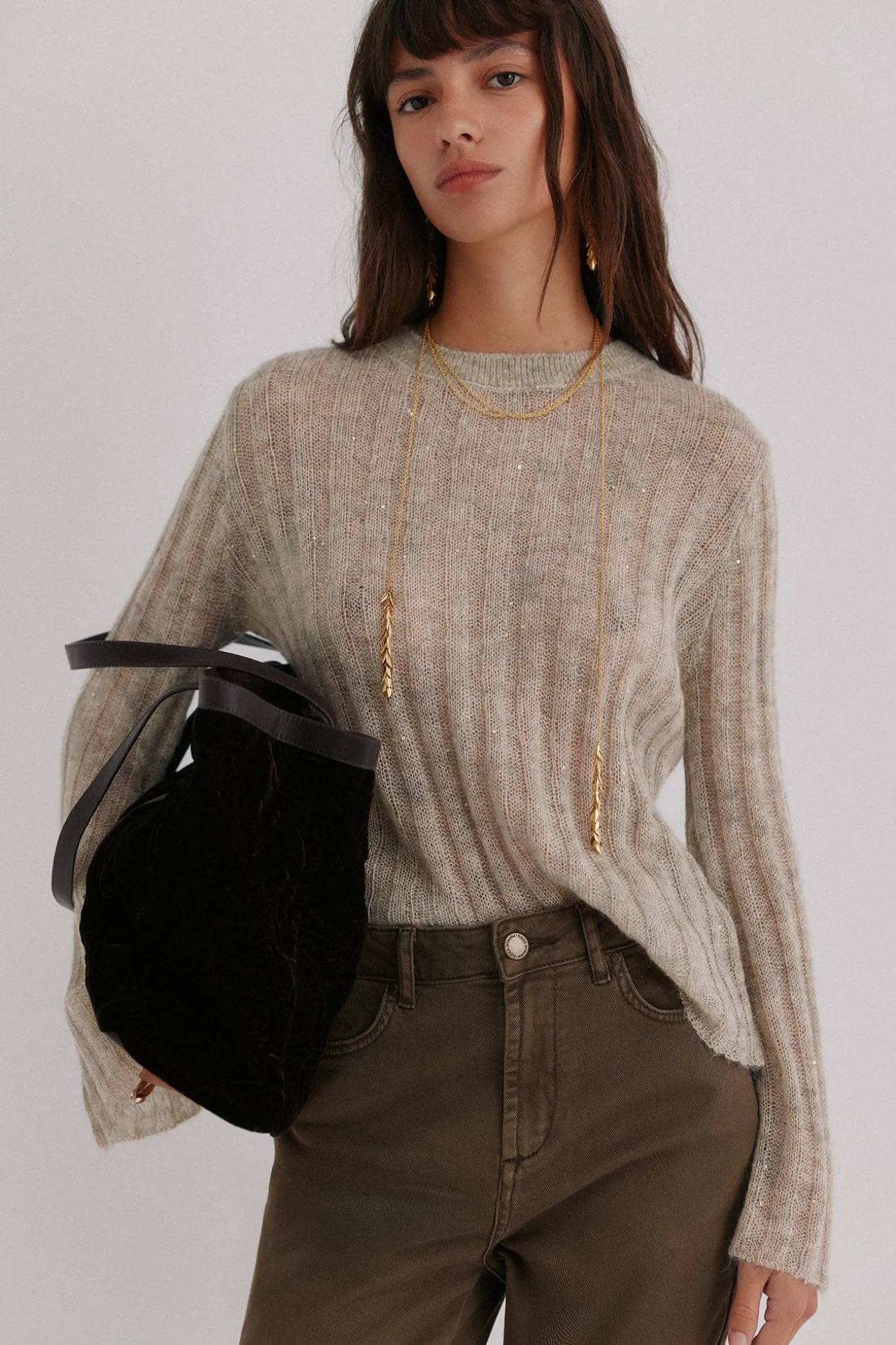 Neila. Bolso shopper de terciopelo