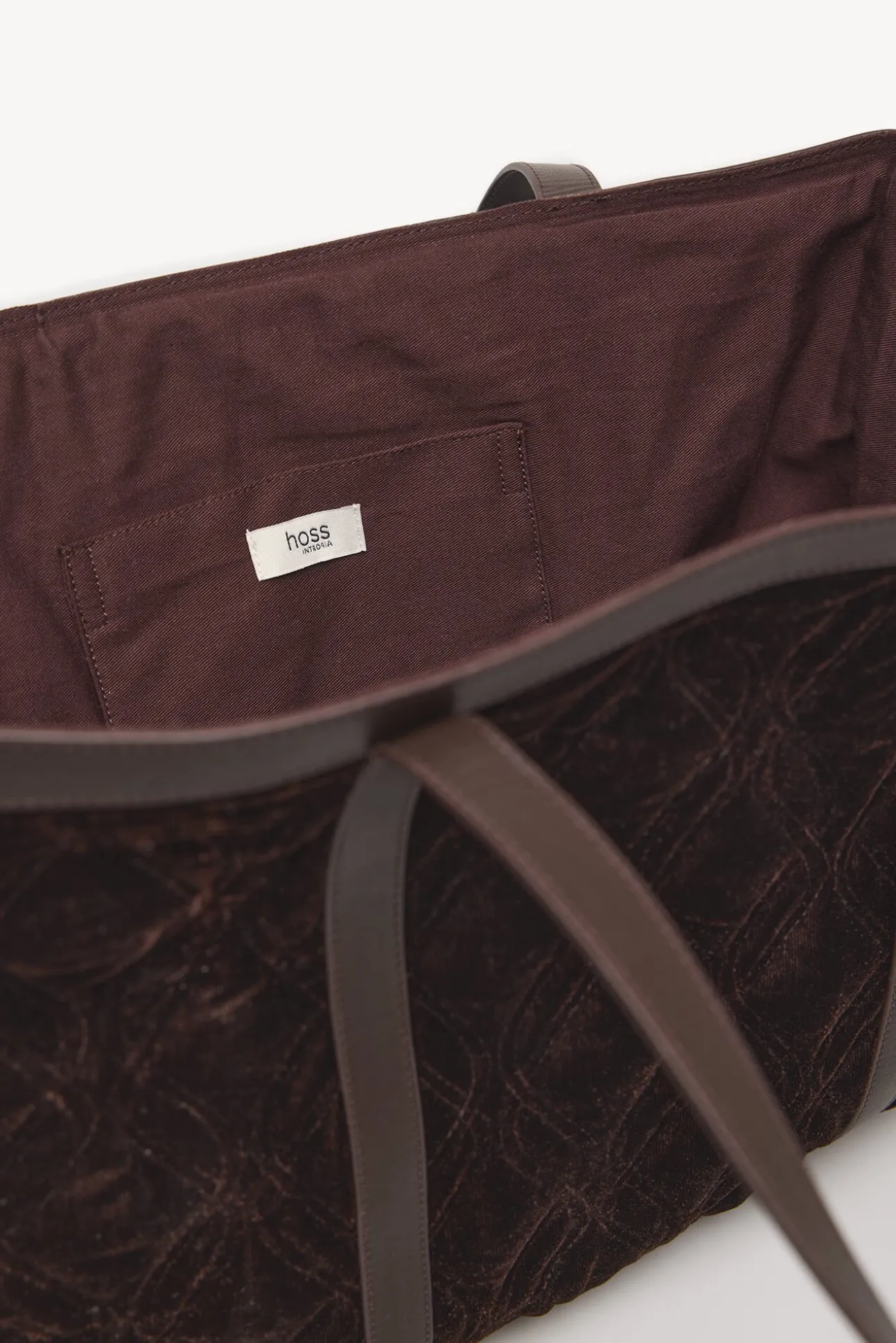 Neila. Bolso shopper de terciopelo