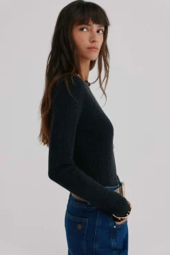 Nidia. Top con detalle de ondas