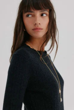 Nidia. Top con detalle de ondas