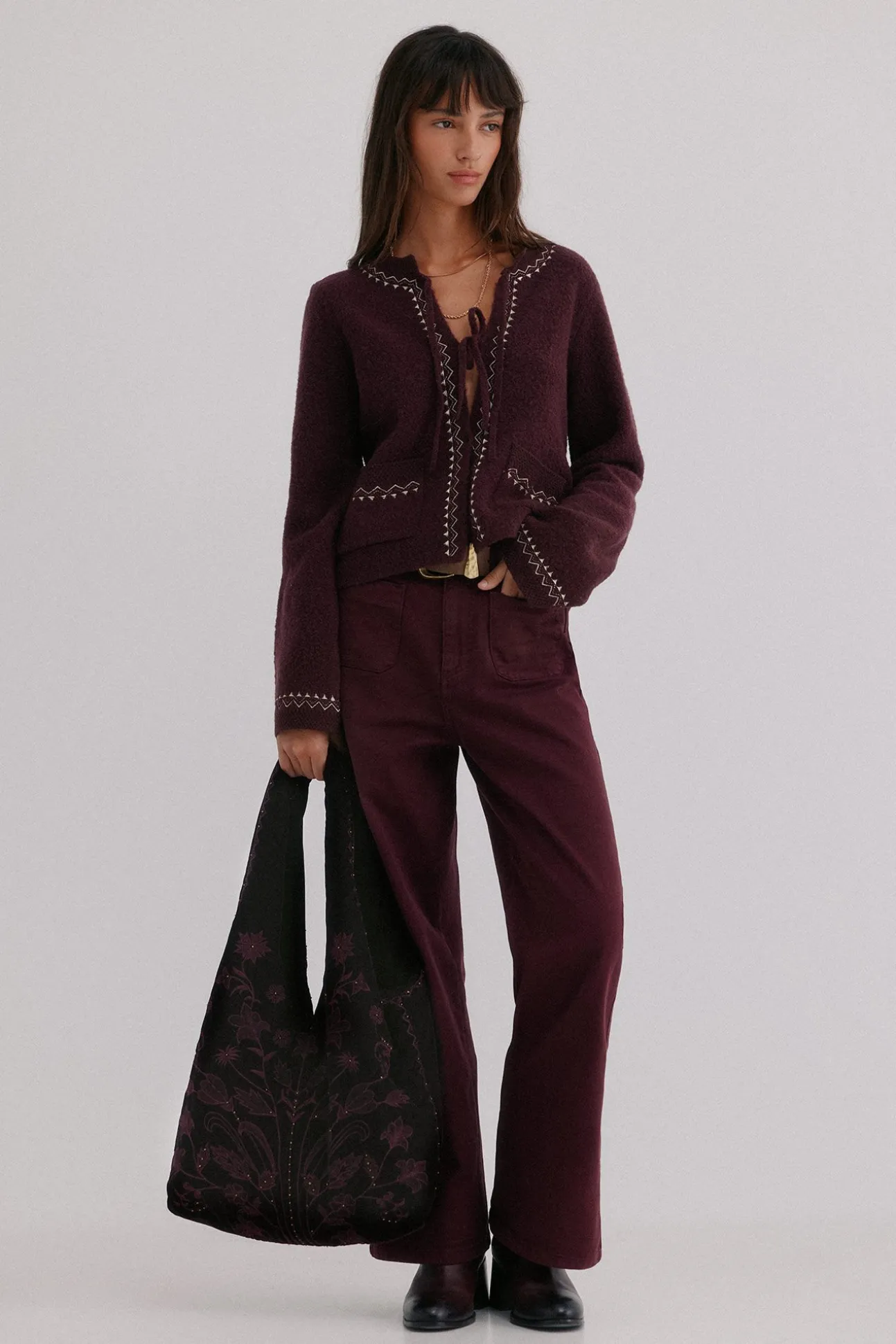 Nuria. Bolso hobo terciopelo bordado