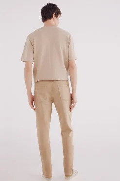 Pantalón 5 bolsillos color slim fit