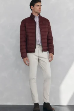 Pantalón 5 bolsillos color slim fit