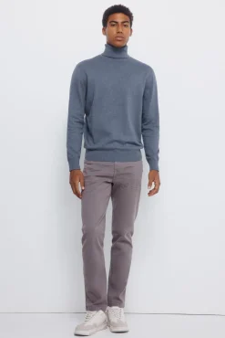 Pantalón 5 bolsillos color slim fit