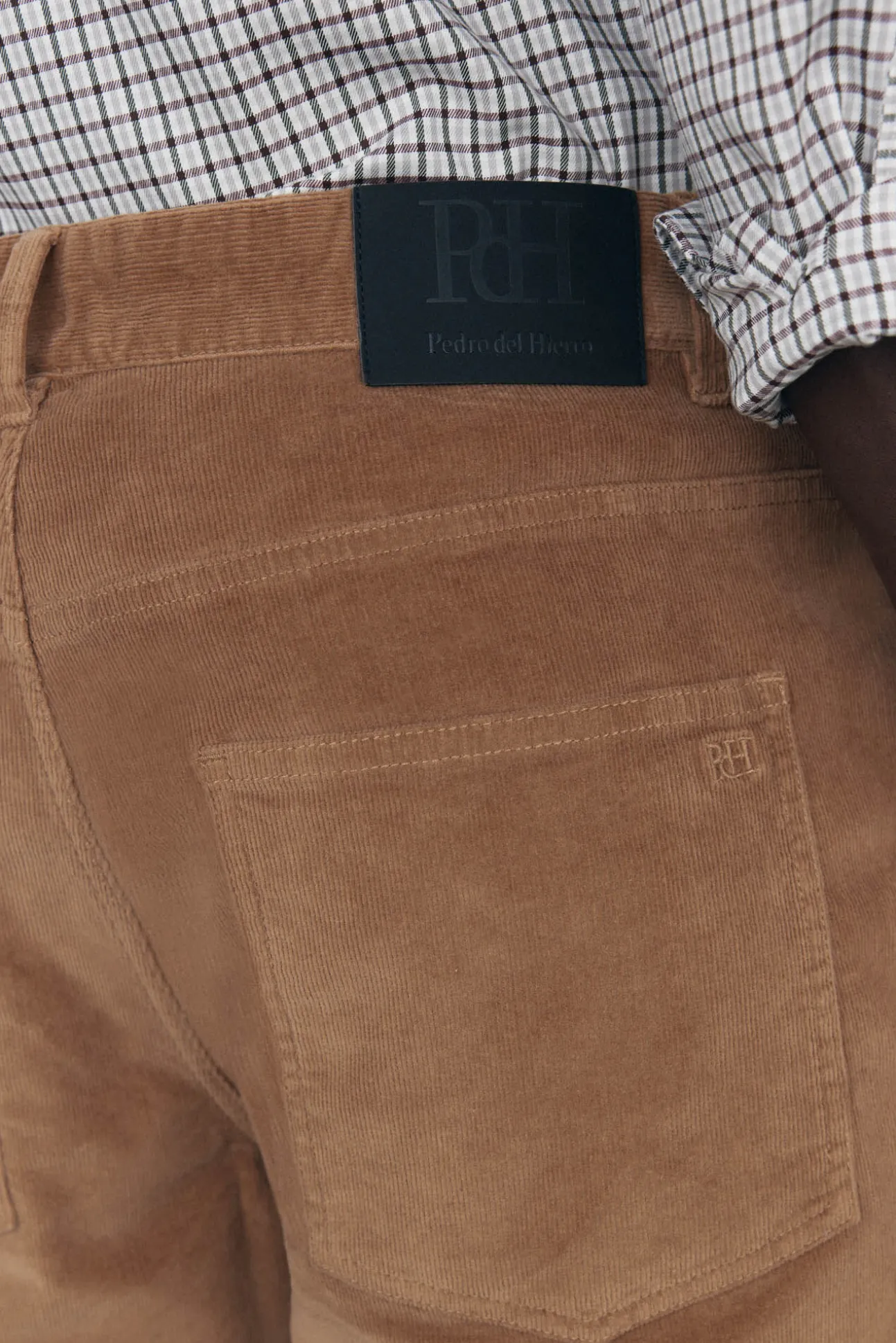 Pantalón 5 bolsillos pana slim fit