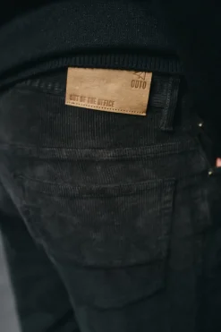 Pantalón 5 bolsillos slim fit pana