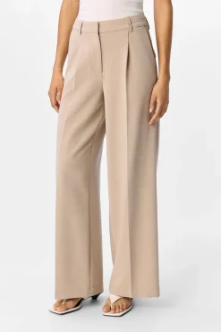 Pantalón ancho con pinzas