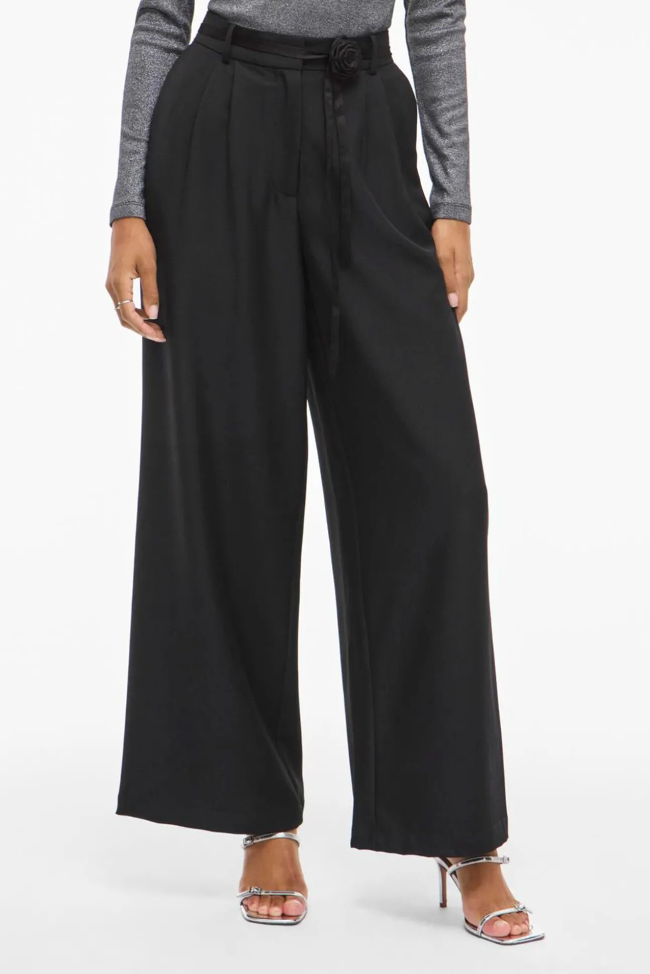 Pantalón ancho de vestir con cinturón flor