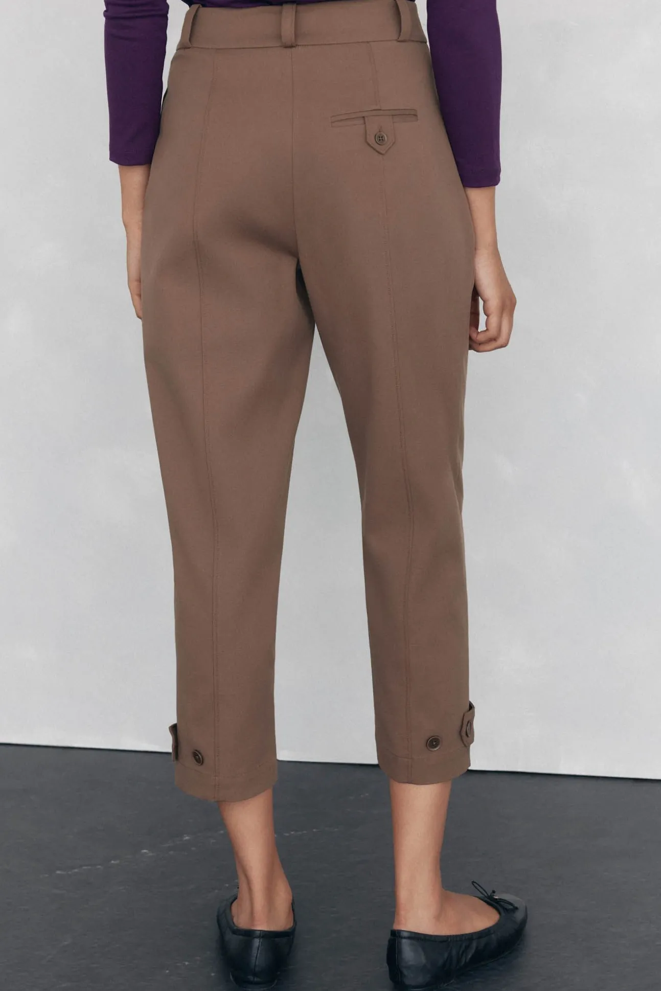 Pantalón bajo ajustable