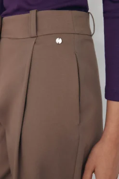 Pantalón bajo ajustable